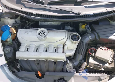 2010 Volkswagen New Beetle 2.5L z USA, uszkodzony, nr VIN 3VWRG3ALXAM009927